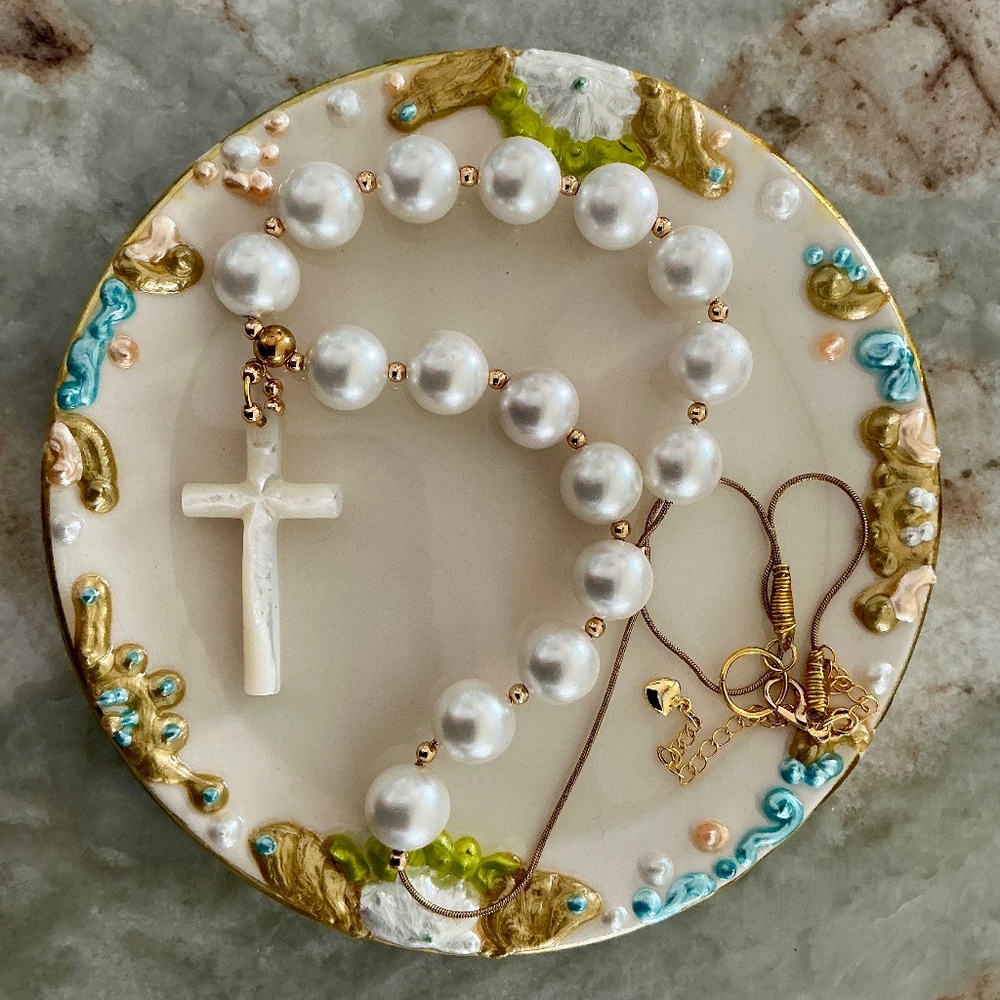 #13. LARGE WHITE GLASS PEARL 20" GOLDTONE NECKLACE WITH MOP CROSS PENDANT